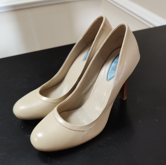 Fitzwell posh pumps in cream - Picture 7 of 7